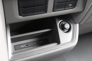 Volkswagen Crafter 2024 - 30 2.0 TDI L3H3 140pk - Navigatie - DAB - Geveerde Stoel - Camera - Carplay - Rijklaar obrazek 39
