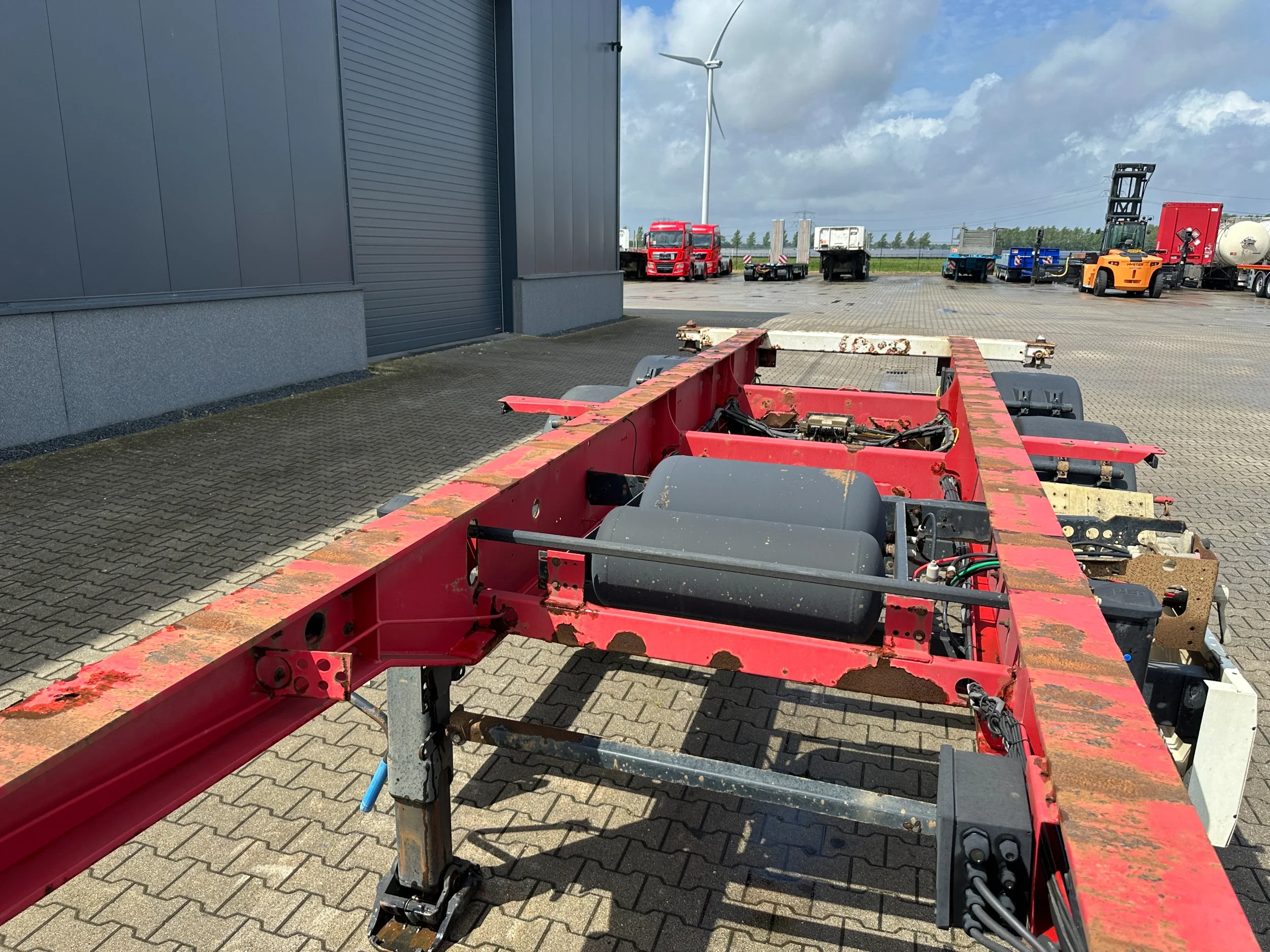 Krone 2009 - 2-axle 20FT chassis / BPW + drumbrakes, / airsuspension / empty weight: 3.180kg / 2x available obrázek 10