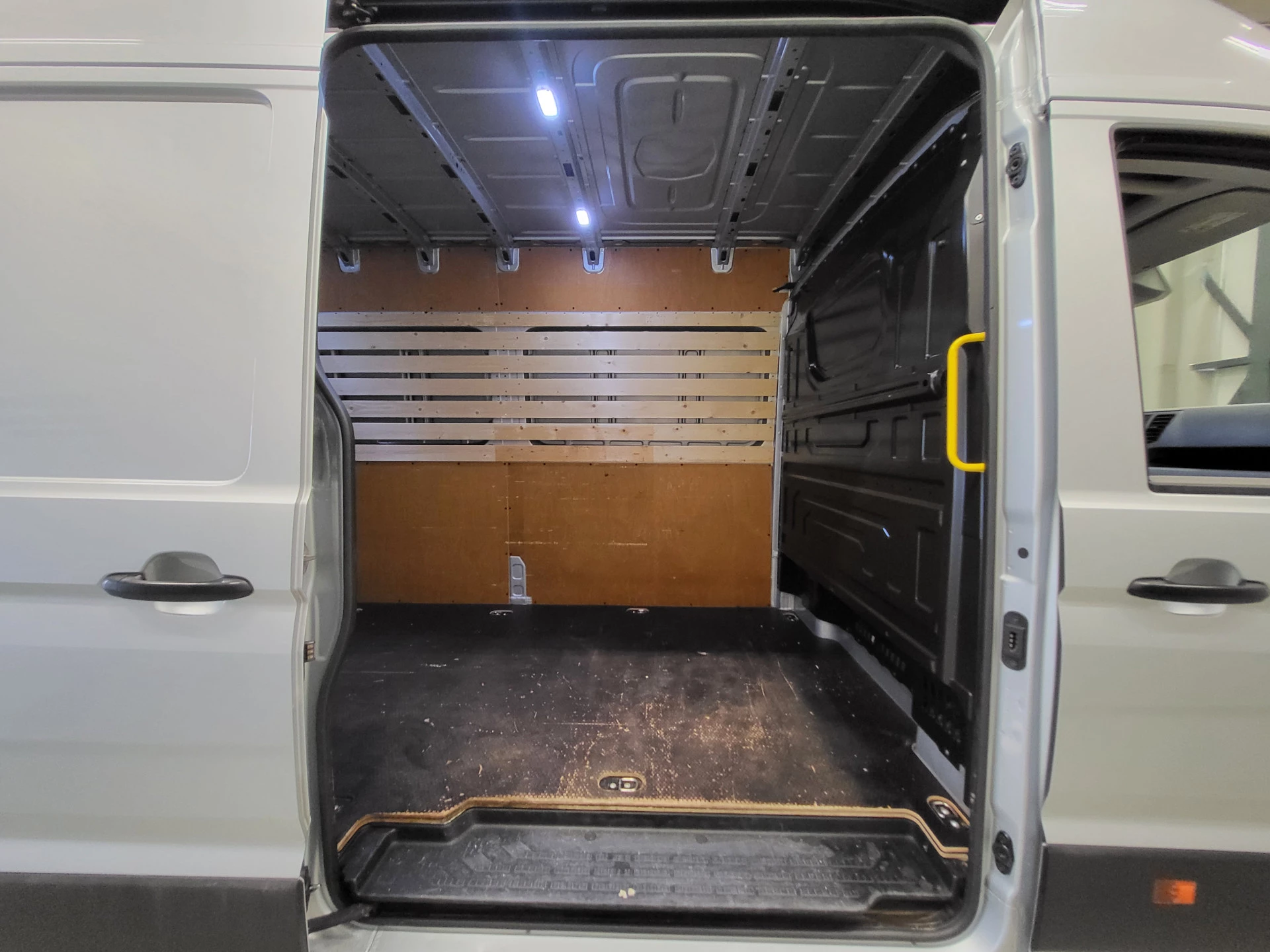 Volkswagen Crafter 2021 - 2.0TDI 140pk L4/H3 3000kg Trekgewicht Euro 6! Bild 7