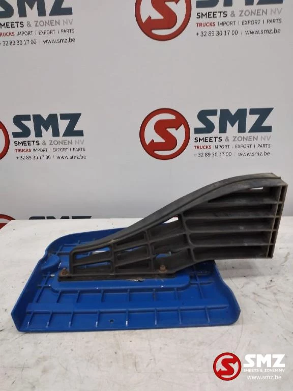 Iveco 2007 - Occ set steunen cabinespoilers Iveco image 4