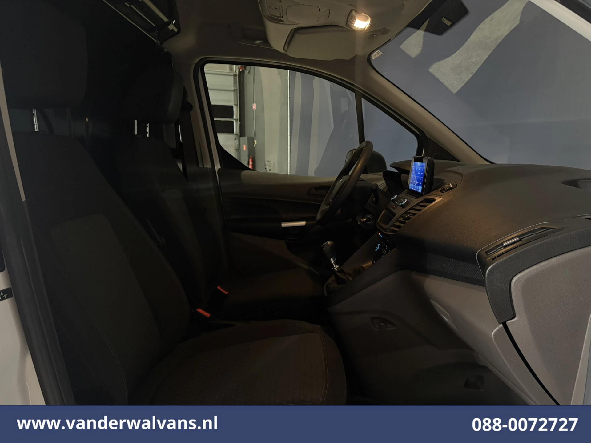 Ford Transit Connect 2023 - 1.5 EcoBlue 100pk L2H1 Euro6 Airco | Camera | Navigatie | Android Auto | Verwarmde voorruit immagine 6