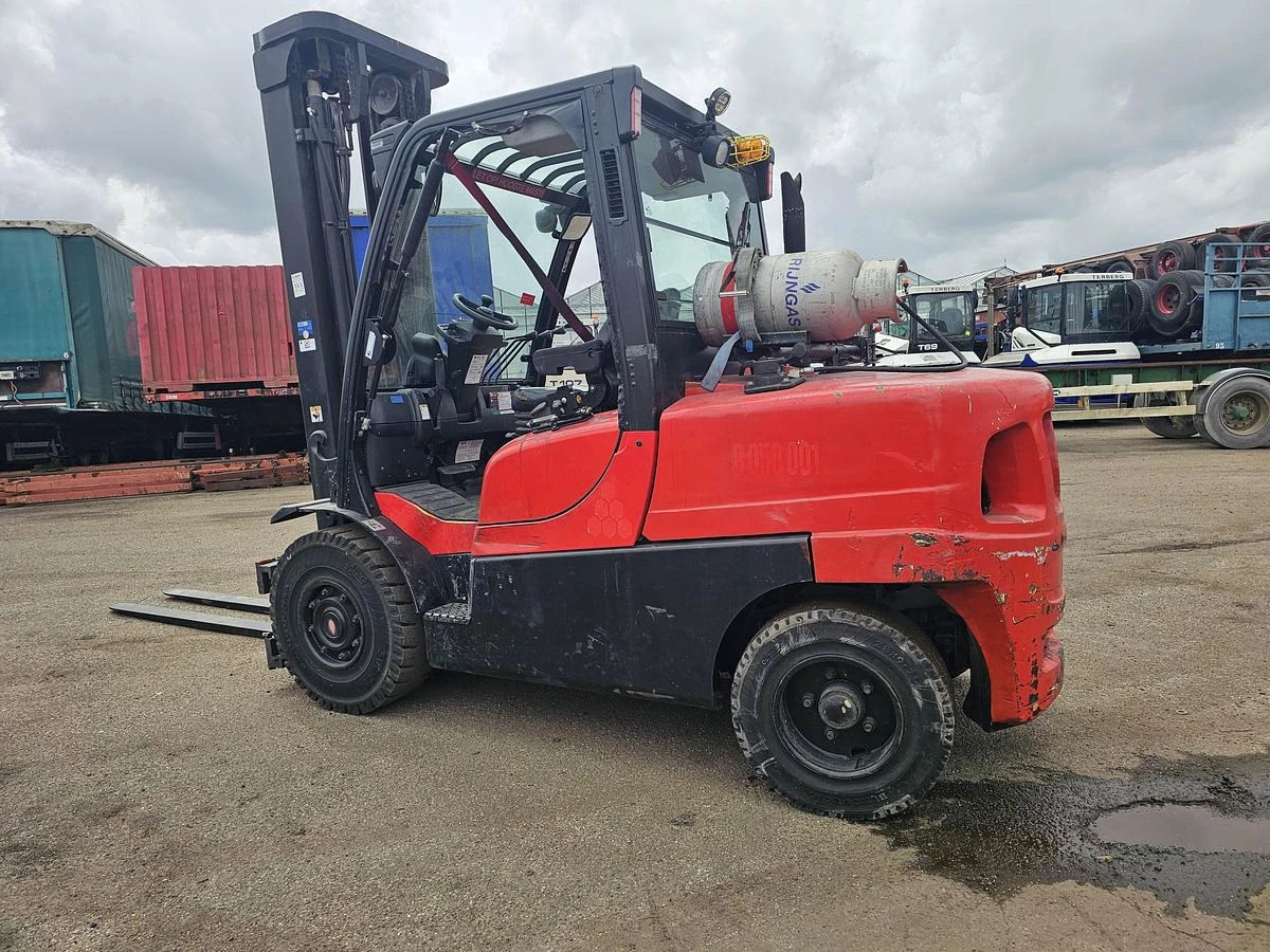 Hyster H5.0FT | 5000 KG|TRIPLE MAST 6,10 MTR HIGH| 6123 HOURS | FREE LIFT|SIDE SHIFT 2011 imagen 4