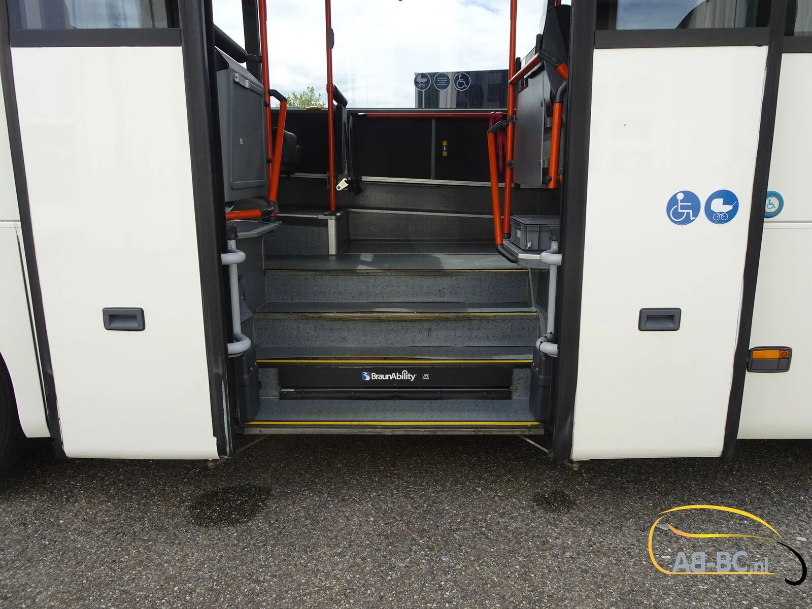 Mercedes-Benz Intouro 49 Seats Liftbus EURO 6 2016 afbeelding 32