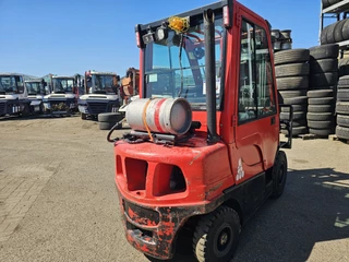 Hyster H2.5FT | DUPLEX 3.30 M | GAS | COMPLETE CABINE| SIDESIFT| 12457 HOURS. 2011 - N/A image 4