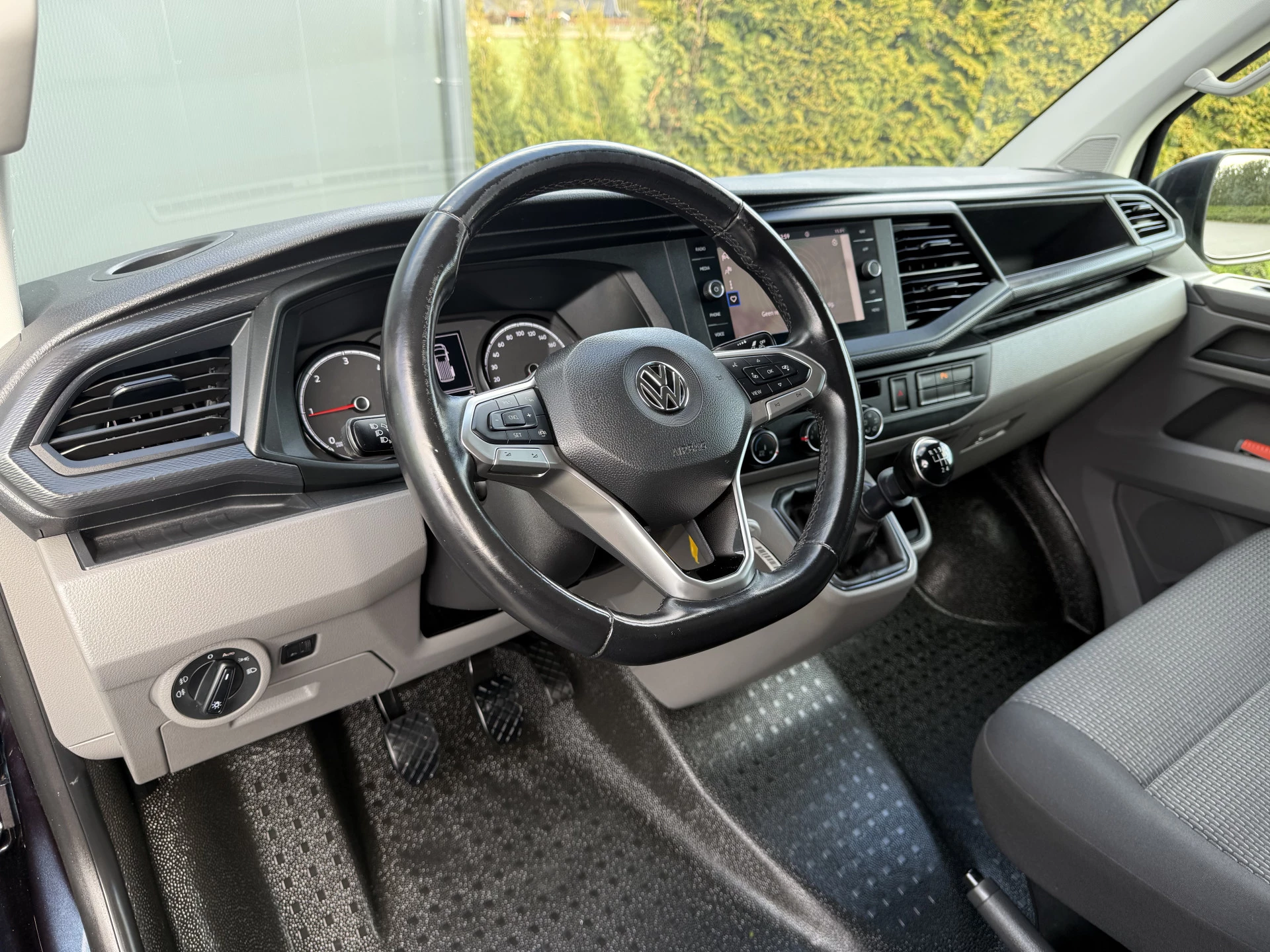 Volkswagen Transporter 2020 - 2.0 TDI HIGHLINE / STARLIGHT BLUE METALLIC / L2H1 / TREKHAAK / CAMERA / CRUISE / AIRCO obrázek 7