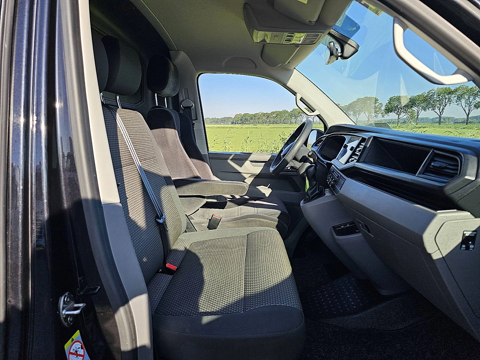 Volkswagen Transporter 2021 - 2.0 TDI obrázek 7