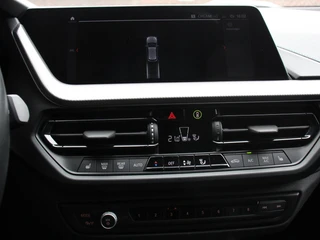 BMW 1 Series 2024 - 118i M-Sport image 3 miniature