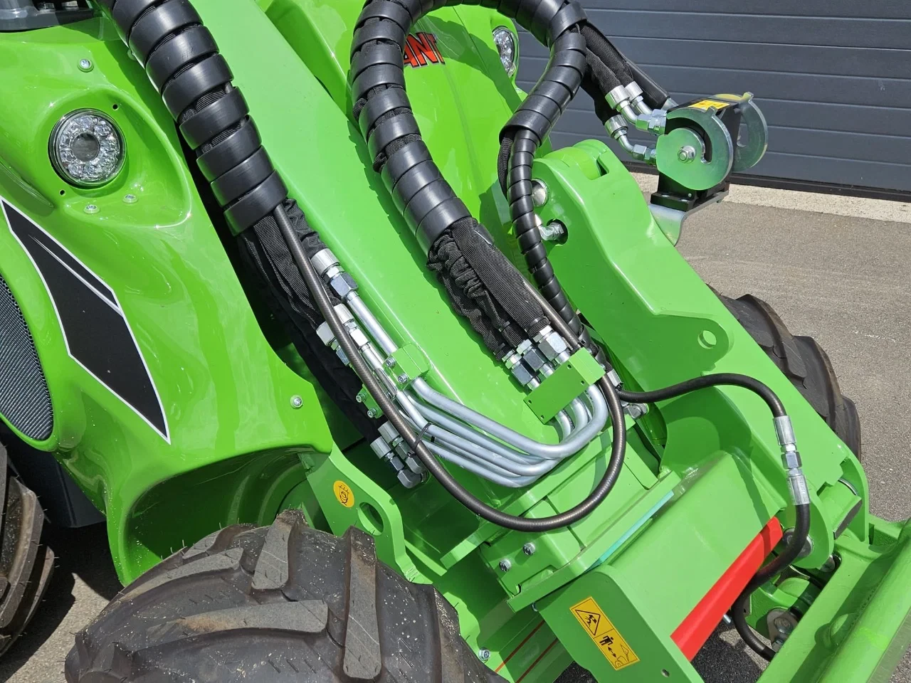 Avant 2025 - 645i Rental mini-shovel afbeelding 19