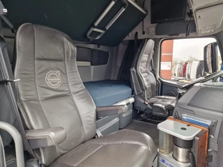 Volvo FH 2013 - 13.460 Globetrotter XL 6x2 - Box with side doors - Loadlift + Kelberg trailer 2012 with loadlift afbeelding 60