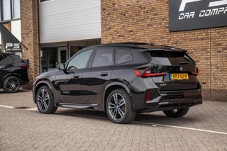 BMW iX1 2023 - xDrive30 67 kWh, Pano, Leder, Carplay, Ambient, H&K zdjecie 4