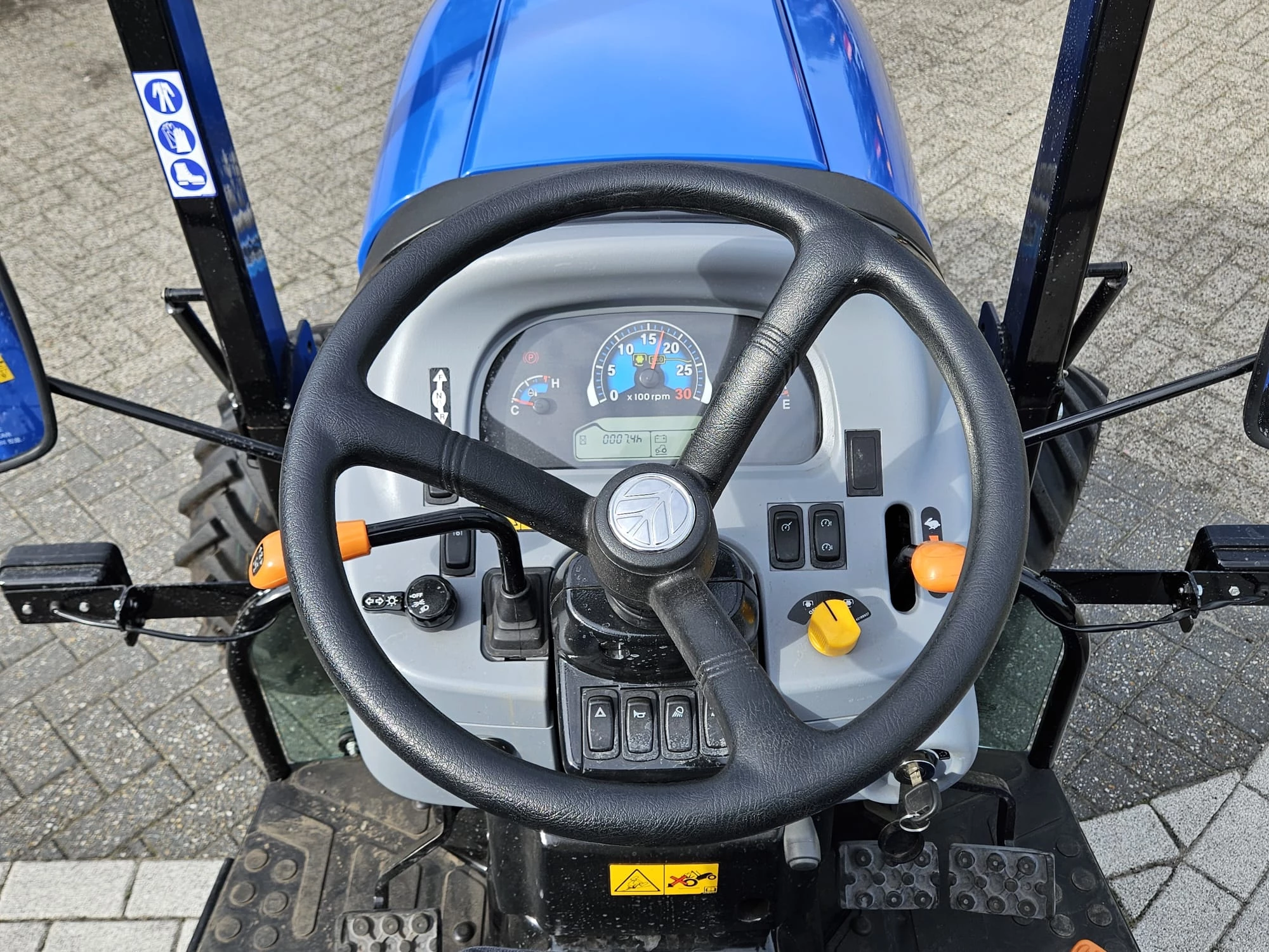 New Holland 2022 - Boomer 35 image 25