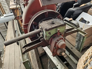 LISTER 15 HP OLD SHIPS DIESEL ENGINE WITH REVERSING CLUTCH 1945 - N/A image 7