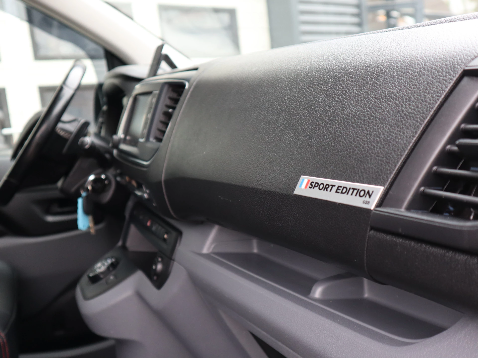 Peugeot Expert 2018 - 2.0 BlueHDI 177pk Euro 6 Automaat - Sport Edition - L3 Extra Lang - Cruise - Camera image 11