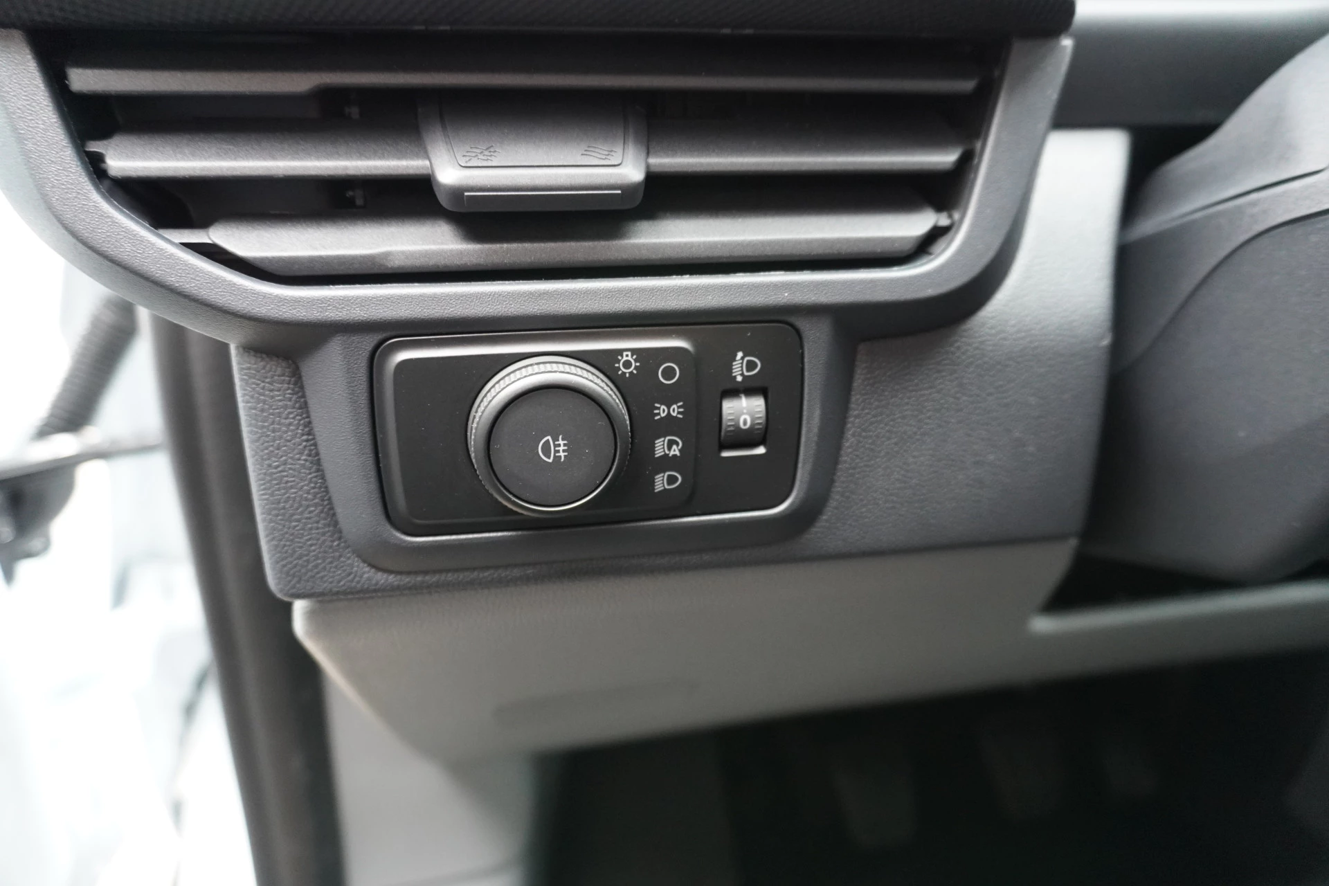 Ford Transit Custom 2024 - 320L 2.0 TDCI 150PK L2H1 Trend Dubbelcabine LM velgen obrázek 25
