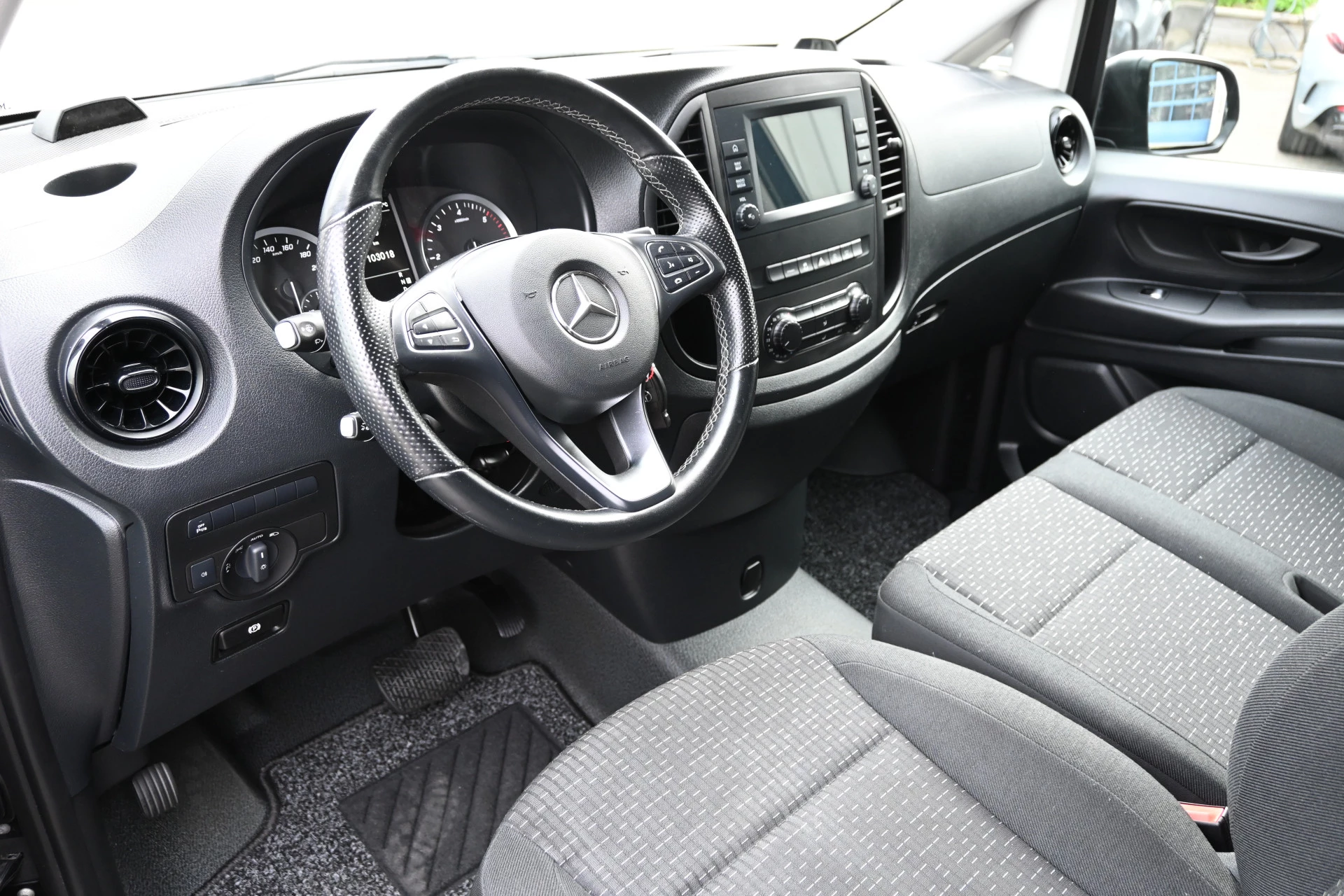 Mercedes-Benz Vito 2022 - 116 CDI Lang L2 imagen 4