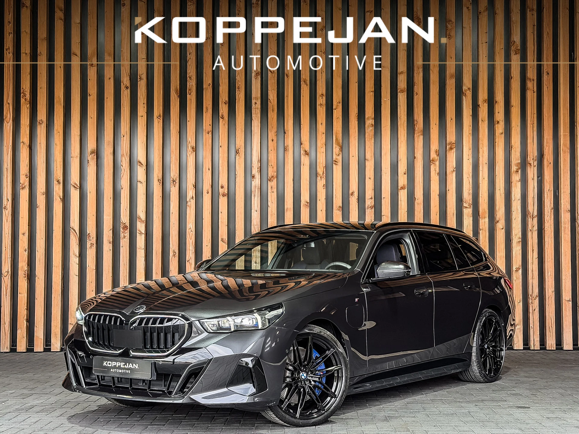 BMW 5 Serie 2025 - Touring 550e xDrive 490PK M-Sport afbeelding 1