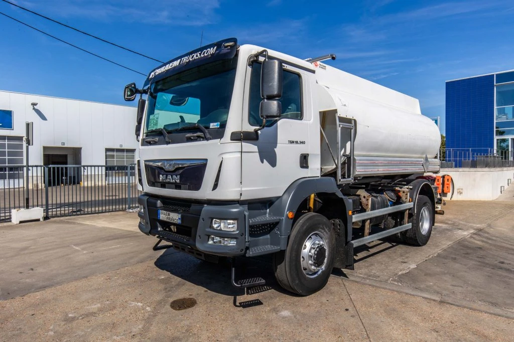 MAN TGM 2015 - 18.340 4X4 + CM 12.000L+4COMP. afbeelding 1