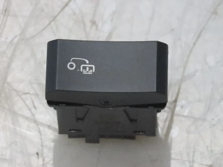 DAF - 2141432 Schakelaar scherm dakluik DAF afbeelding 1