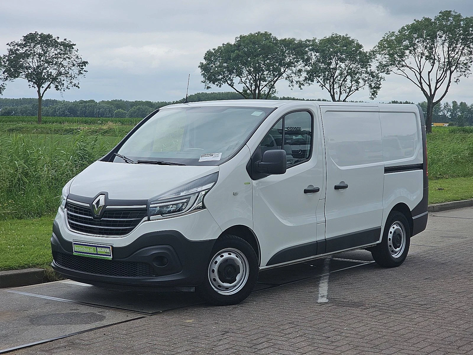 Renault Trafic 2021 - 2.0 DCI image 2