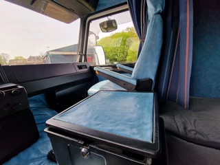 Scania R142-V8 1987 - 420 V8 - Old timer - Clean chassis/cab/interior - Dutch registration image 23