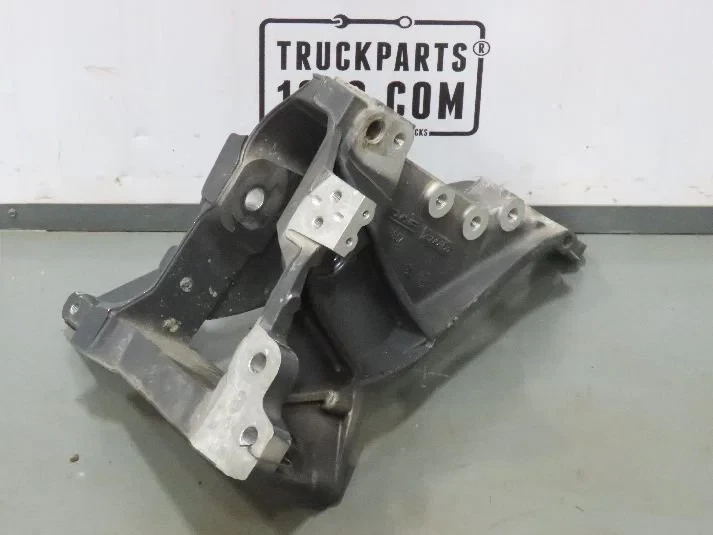 DAF - 2306463 Chassissteun links afbeelding 1