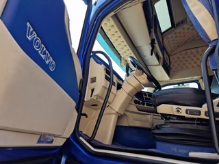 Volvo FH 2019 - 13.500 Globetrotter XL 6x2 - Custom interior - I parkcool - 3.00 WB imagen 15