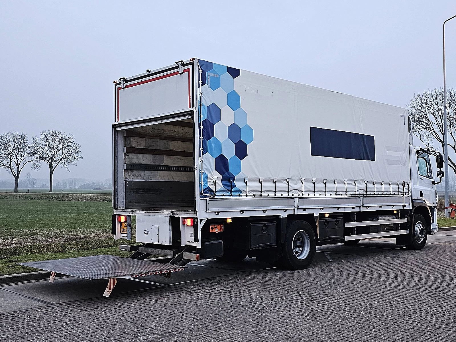 DAF 2020 - CF 260 obrázek 3