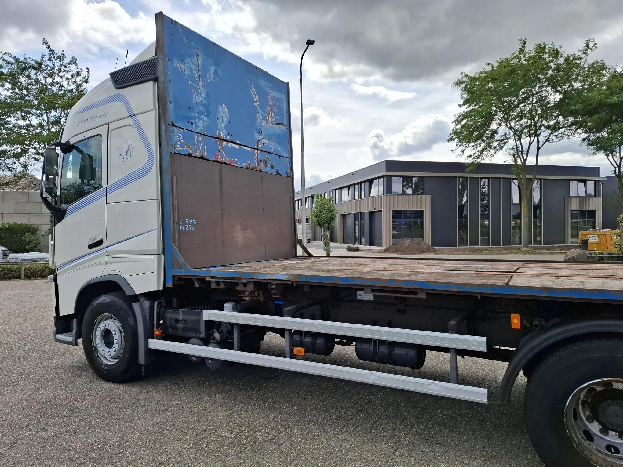 Volvo FH 2016 - FH4-460 / BDF SYSTEM / VEB+ / ACC / LWDS / FRIDGE / LIFT AXLE / AUTOMATIC / EURO-6 / 2016 afbeelding 8