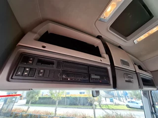 Renault T480 COMFORT 2017 - / DOUBLE TANK / TIR LINE / TUV:30-03-2026 / THROUGH LOADING SYSTEM / LWDS / AUTOMATIC / EURO-6 / 2017 afbeelding 31