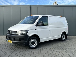 Volkswagen Transporter 2019 - 2.0 TDI 102 PK / L1H1 / BOTT INRICHTING SERVICEBUS / 1e EIGENAAR / TREKHAAK / AIRCO / CRUISE CONTROL immagine 2 miniatura