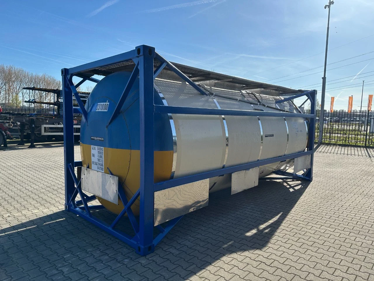 UBH INTERNATIONAL 2001 - 20FT ISO 22.500L / 3 comp (3x 7.500L) / IMO-1 / T7 / 22T6 / 2.5Y + CSC-test: 09-2028 immagine 4