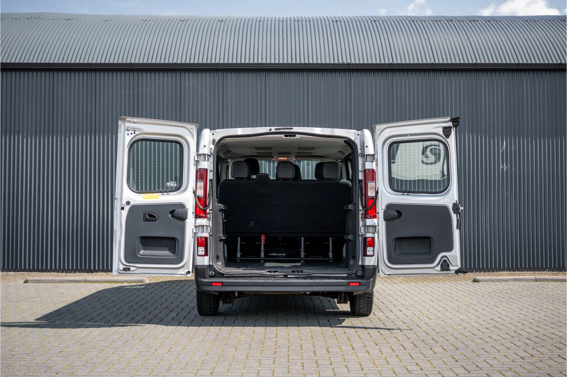 Renault Trafic 2018 - Passenger **1.6dCi 9-Pers L2H1 | Incl. BPM, BTW vrij | R-Link | Navi | Airco | Cruise | PDC | MF Stuur | Start / Stop** zdjęcie 9