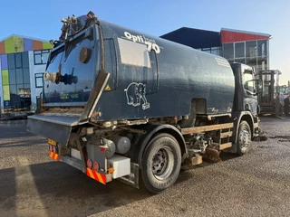 Scania P 2000 - P94-220 4X2 SWEEPER / VEEGMACHINE zdjecie 4