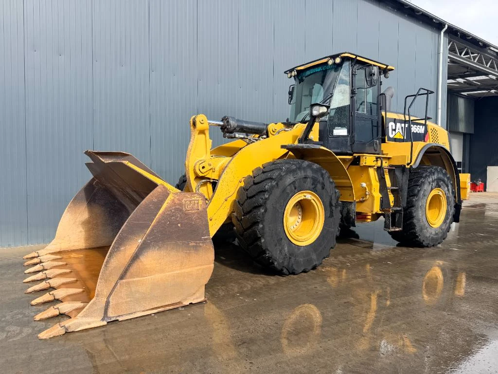 Cat 2015 - 966M afbeelding 1