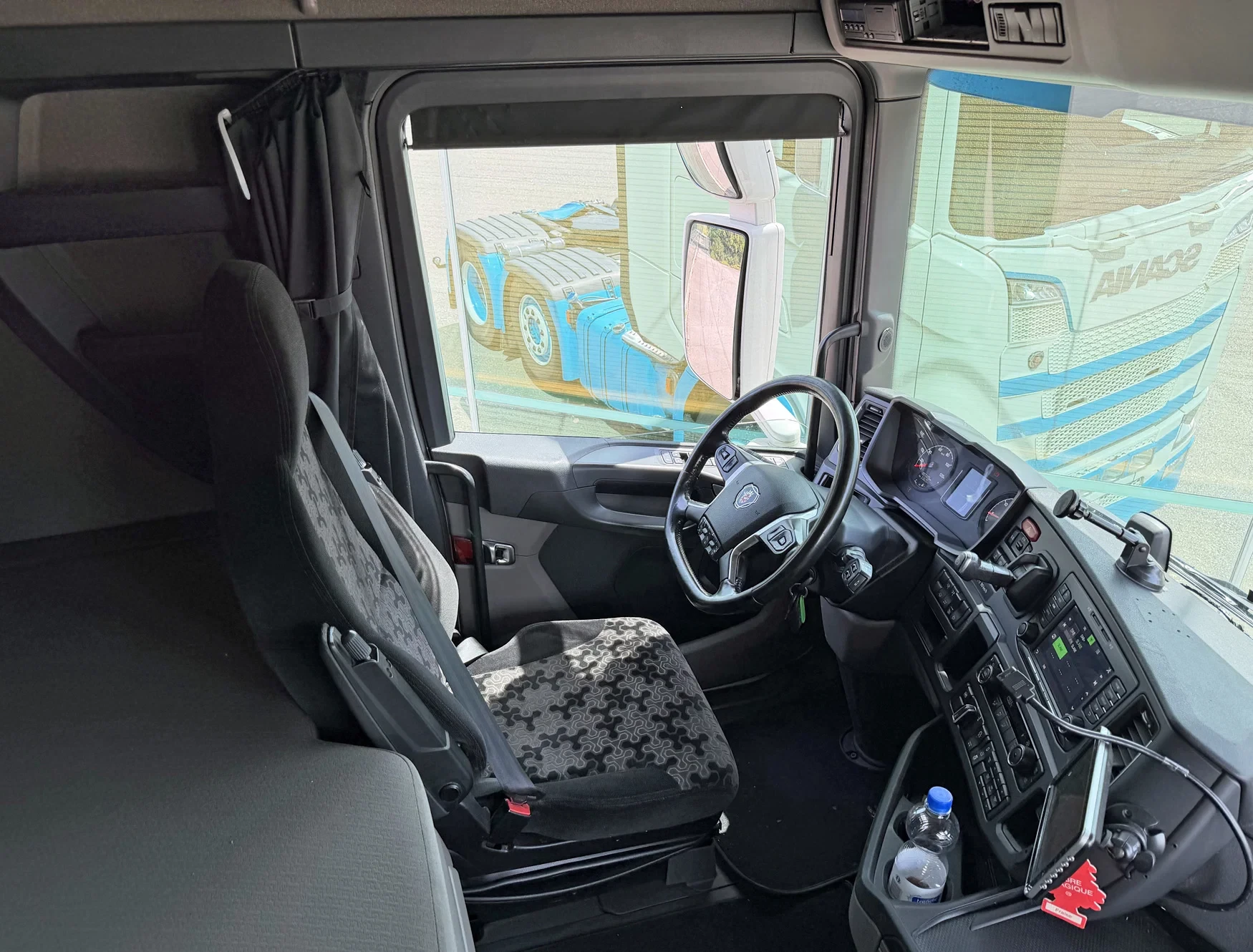 Scania S 2019 - S450 RETARDER SMART TACHO 2 PARK AIRCO 6X2 TWINSTEER 2X TANKS 2-PIECES AVAILABLE HOLLAND-TRUCK image 11