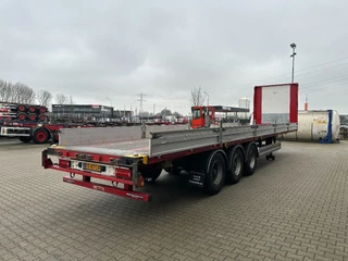 Pacton Oplegger 2020 - platte met twist locks voor 1x40FT / 2x20FT /1x20FT centraal / 1x30FT / alu zijborden / NL trailer / APK 12-2026 bild 3