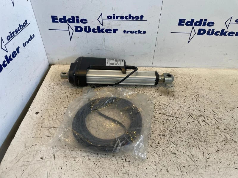 Diverse - LINAK ELEKTRISCHE LINEAIRE ACTUATOR (ALS NIEUW) obrázek 1