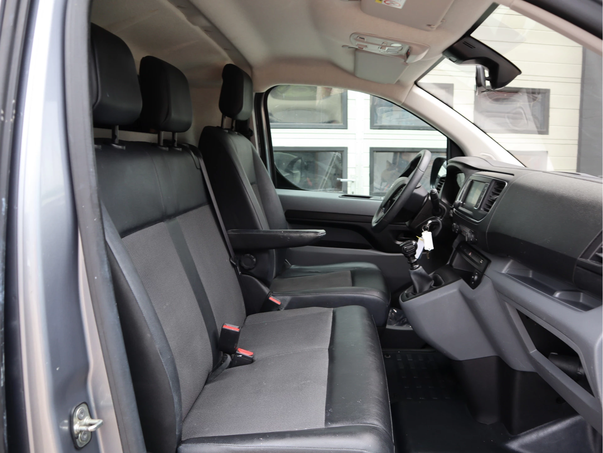 Peugeot Expert 2021 - 2.0 BlueHDI 120 pk L3 Lang - Trekhaak - Cruise Bild 8