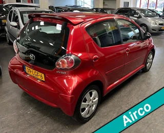 Toyota Aygo 2010 - 1.0-12V Aspiration Red 1e Eigenaar - NAP - Airco afbeelding 2 miniatuur