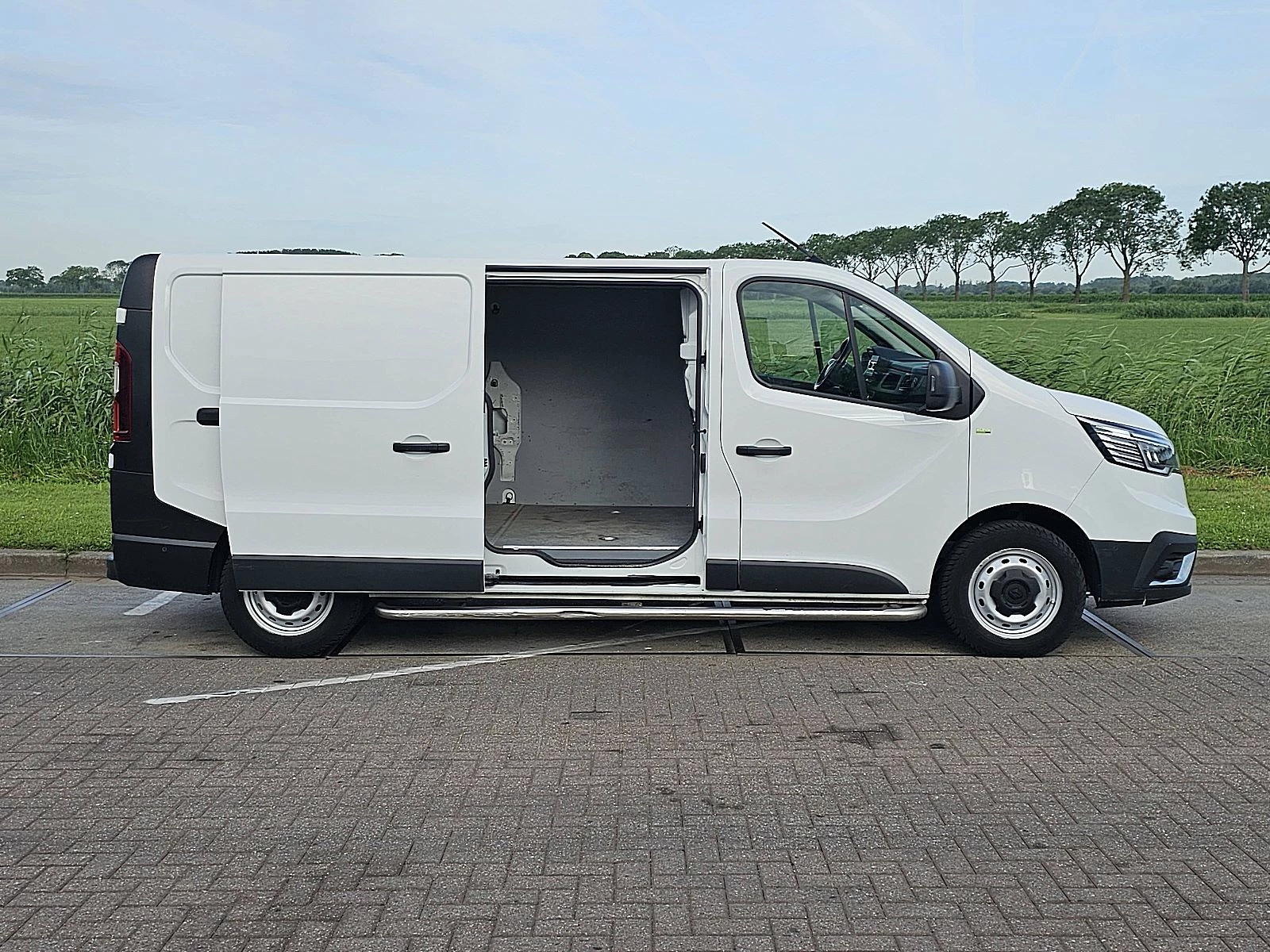 Renault Trafic 2022 - 2.0 DCI Bild 12