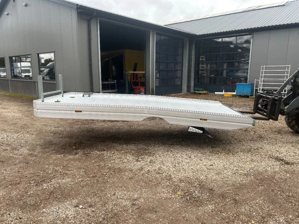 Veldhuizen aluminium OPZETBAK voor vrachtwagen trekker Bild 1
