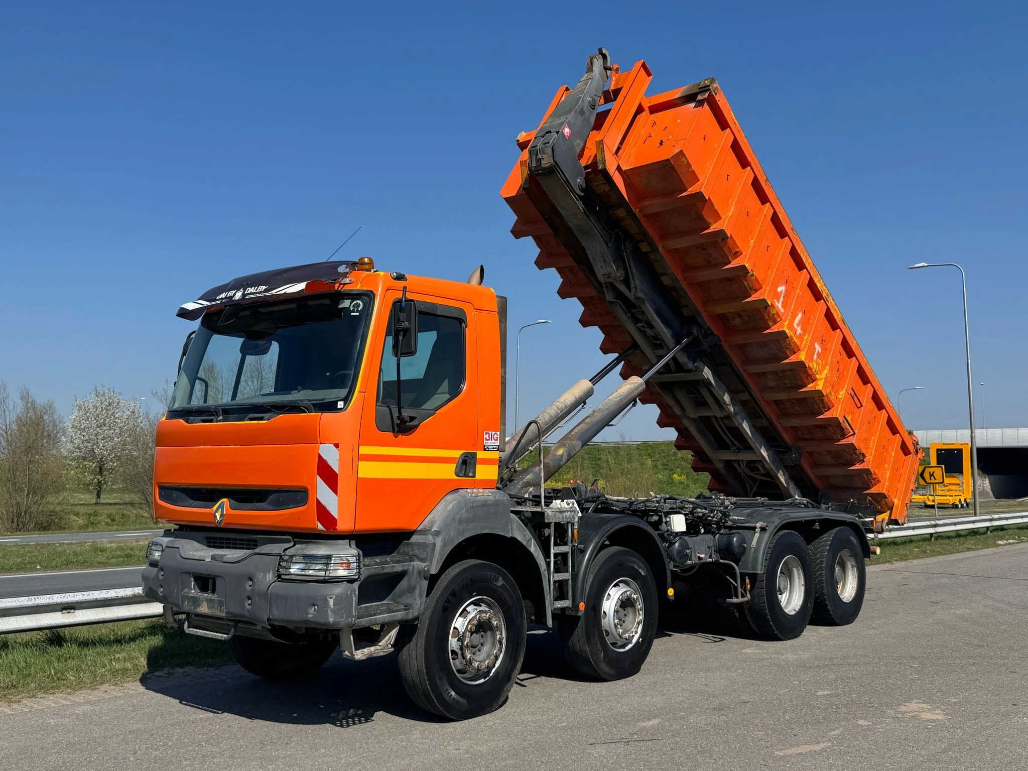 Renault 4 2006 - Kerax 410 8x4 Full steel - Manual - Euro - Big axles afbeelding 1