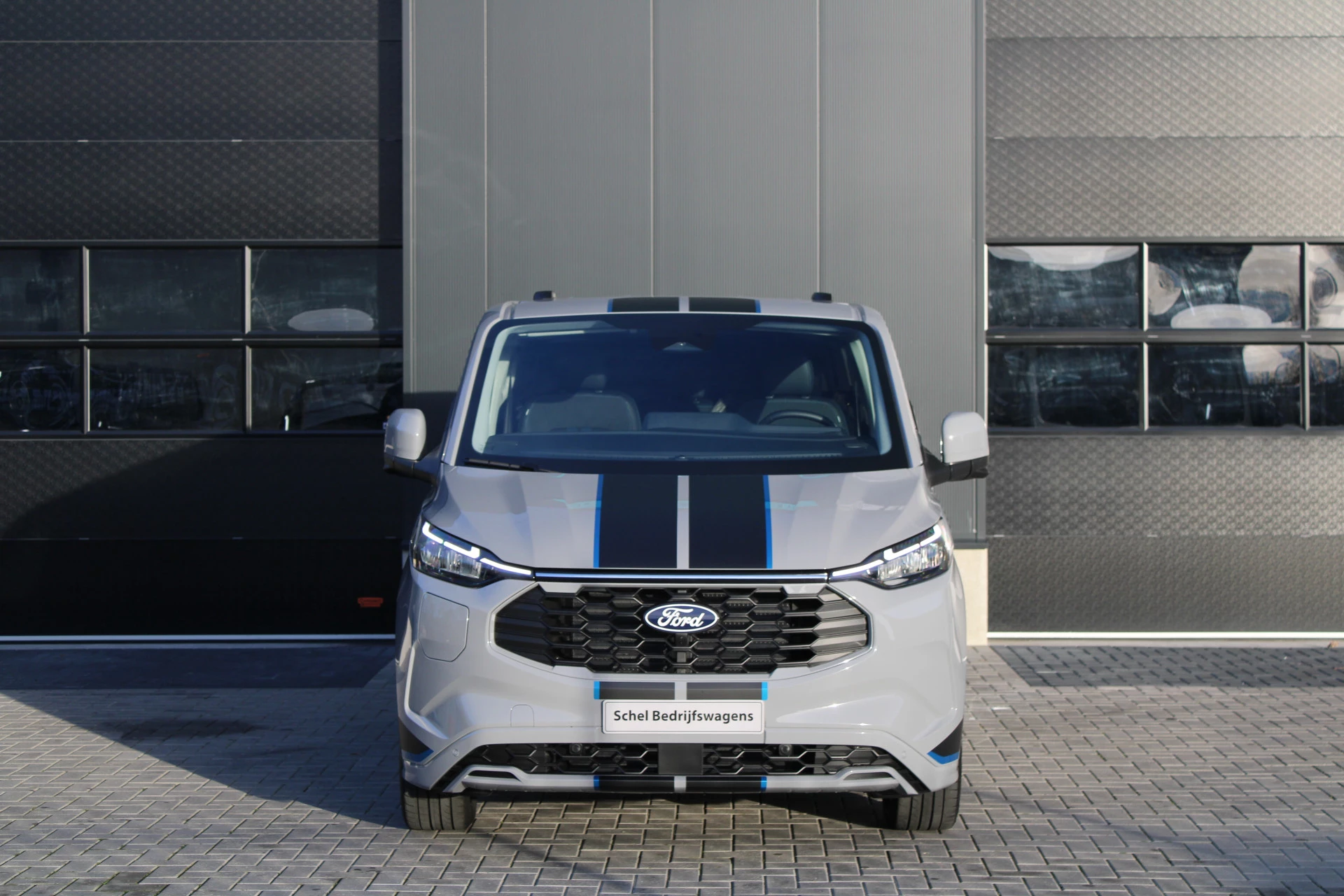 Ford Transit Custom 2025 - 320 2.5 PHEV L1H1 Sport DC 232pk - 2x Schuif - 360 Camera - ACC - Keyless - Stoel/Stuurverwarming - Blindspot - Incl BPM - Rijklaar Bild 2