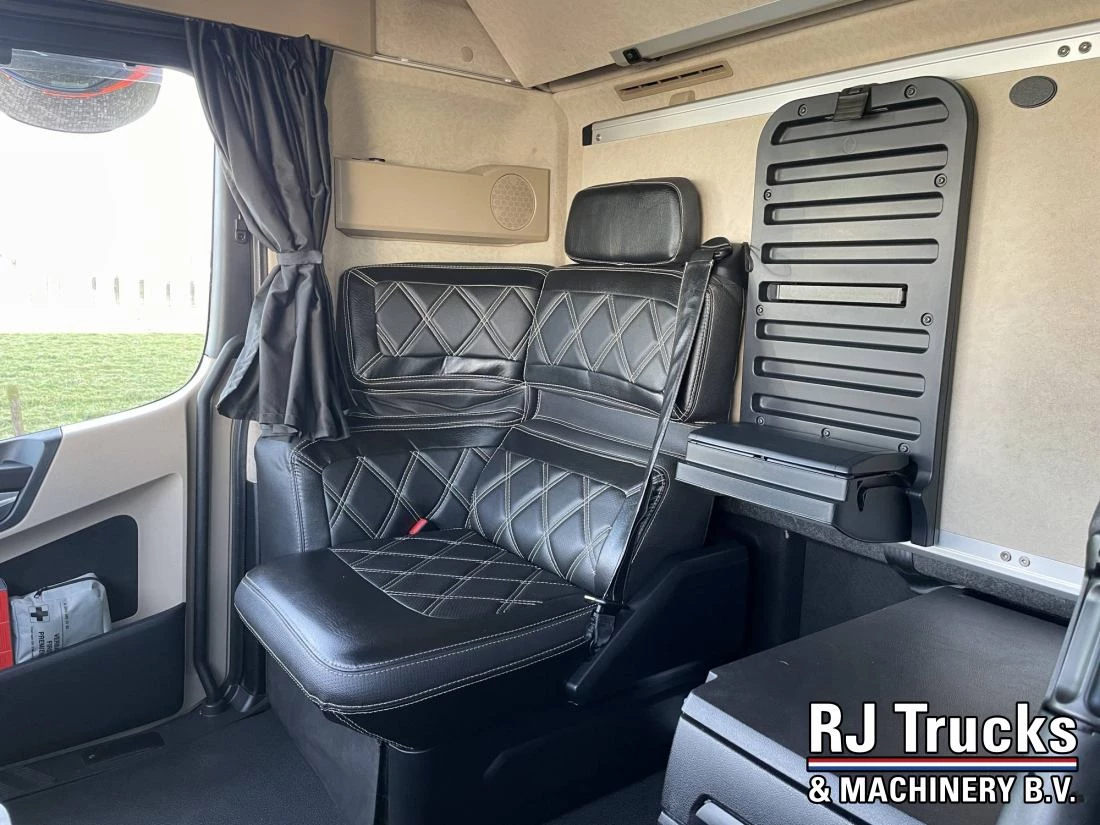 Mercedes-Benz Actros 2020 - 1845 Gigaspace - SoloStar | MirrorCam | VOITH Retarder | NL Truck image 8