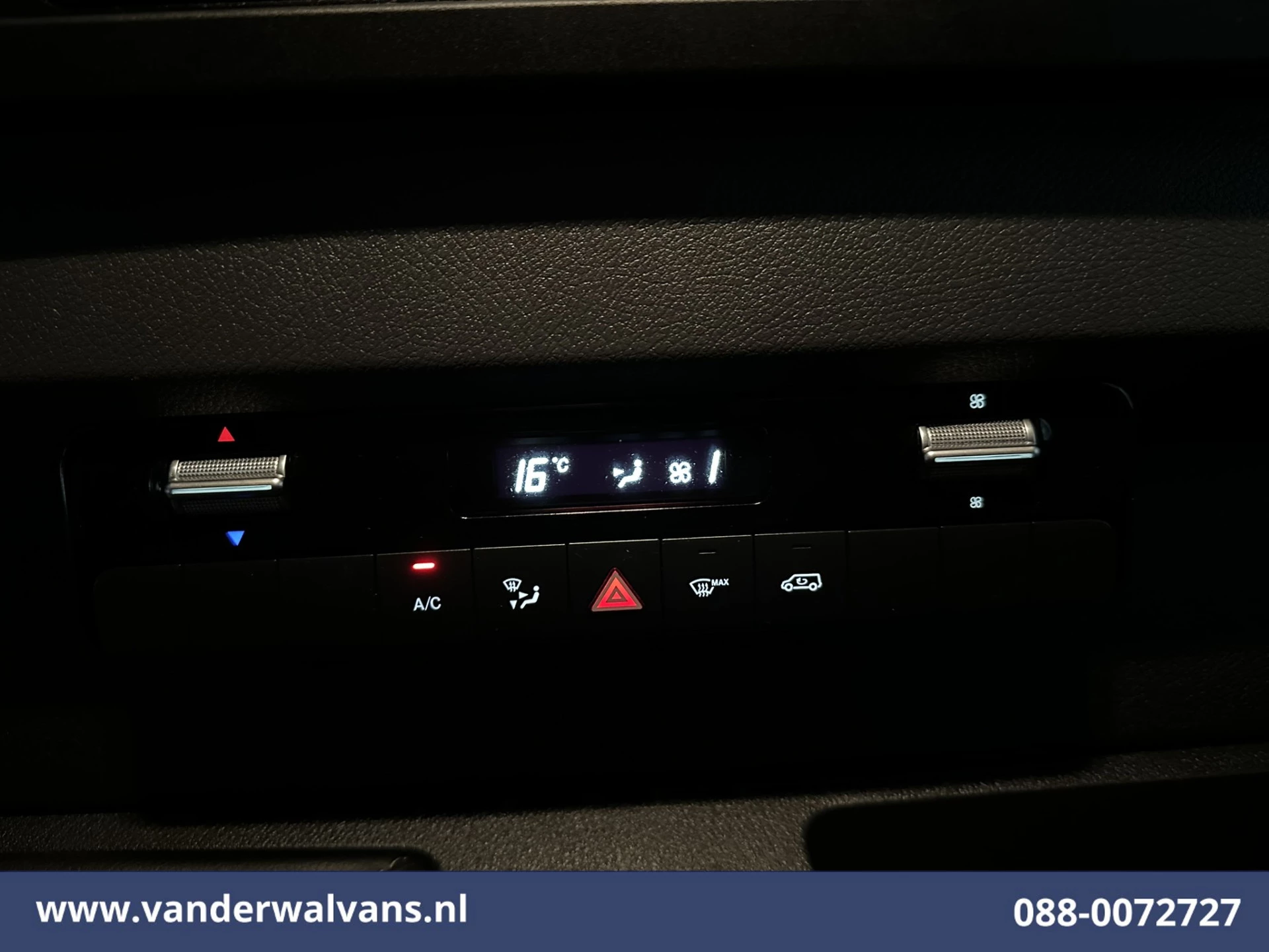 Mercedes-Benz Sprinter 2020 - 315 CDI 150pk L2H1 Euro6 Airco | Camera | Apple Carplay | Cruisecontrol | Trekhaak image 6