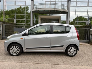 Daihatsu Cuore 2008 - 1.0 Premium AUTOMAAT,airco 123000 km immagine 2