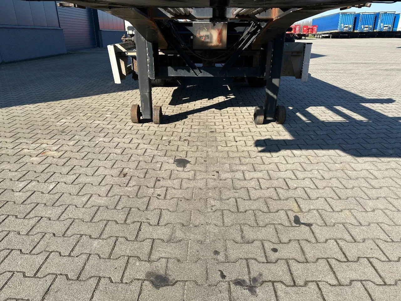 Van Hool 2003 - 20FT Tipping-chassis (20 degrees tipping angle, 24V operated) / ADR (EX/II, EX/III, FL, AT) / SAF discbrakes / 2 liftaxles / NL-chassis obrázek 27