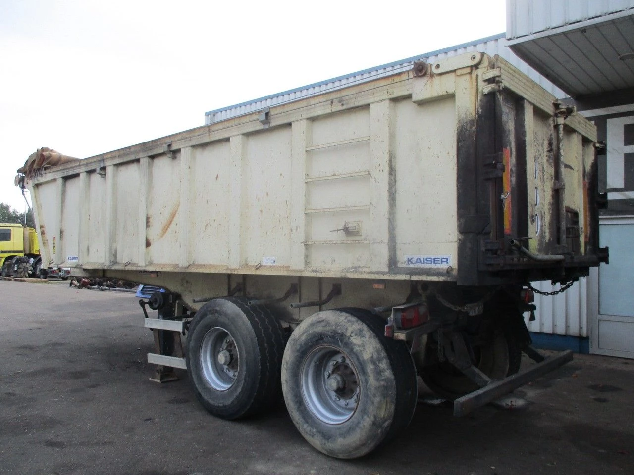 Kaiser 2004 - 2 axle , Steel tipper trailer , Drum Brakes , Spring Suspension obrázek 5