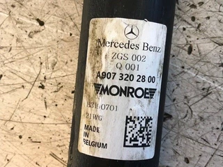 Mercedes-Benz N/A 2021 - A 9073202800 SHOCK ABSORBER SPRINTER 3.5 T (MORE PIECES IN STOCK) imagen 3