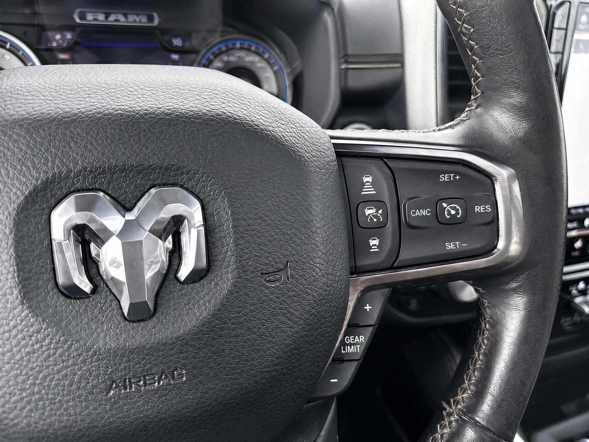 Dodge Ram 1500 2020 - 5.7 V8 4x4 Crew Cab Limited | Multifuncionele tailgate | Trekhaak 13-polig obrázek 23